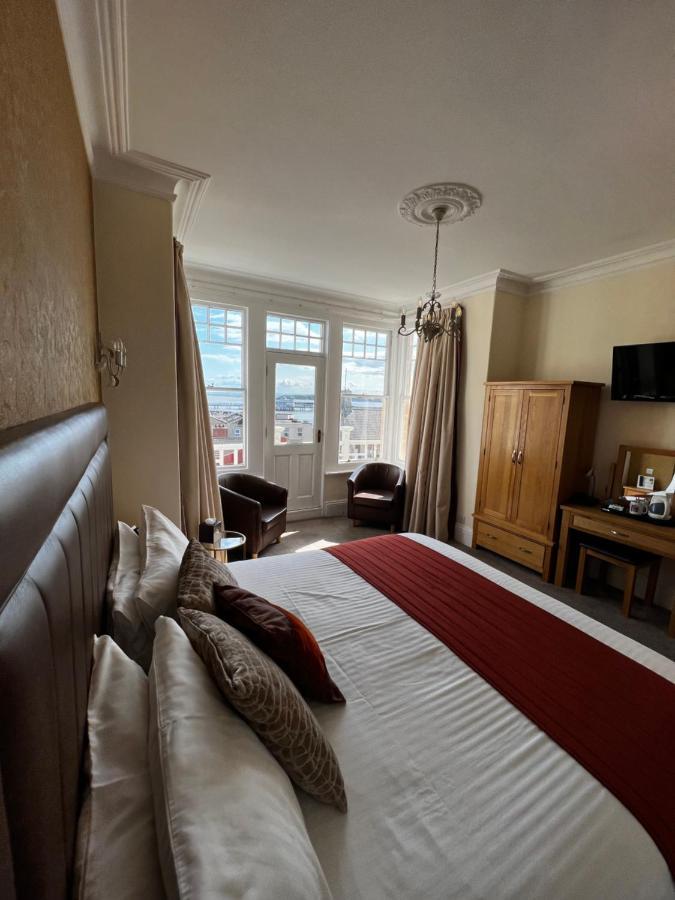 Queenswood Hotel เวสตัน-ซูเปอร์-แมร์ ภายนอก รูปภาพ