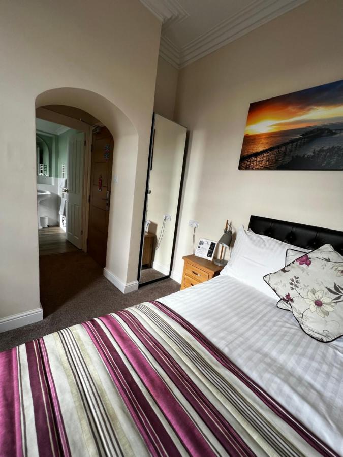 Queenswood Hotel เวสตัน-ซูเปอร์-แมร์ ภายนอก รูปภาพ