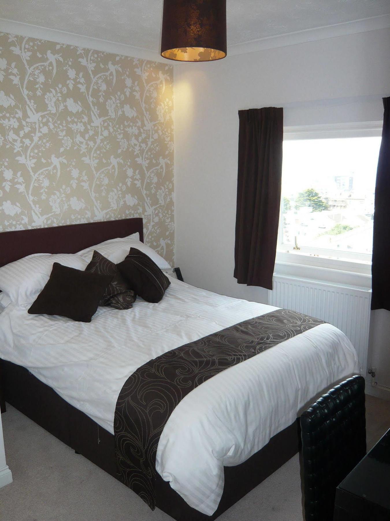 Queenswood Hotel เวสตัน-ซูเปอร์-แมร์ ภายนอก รูปภาพ